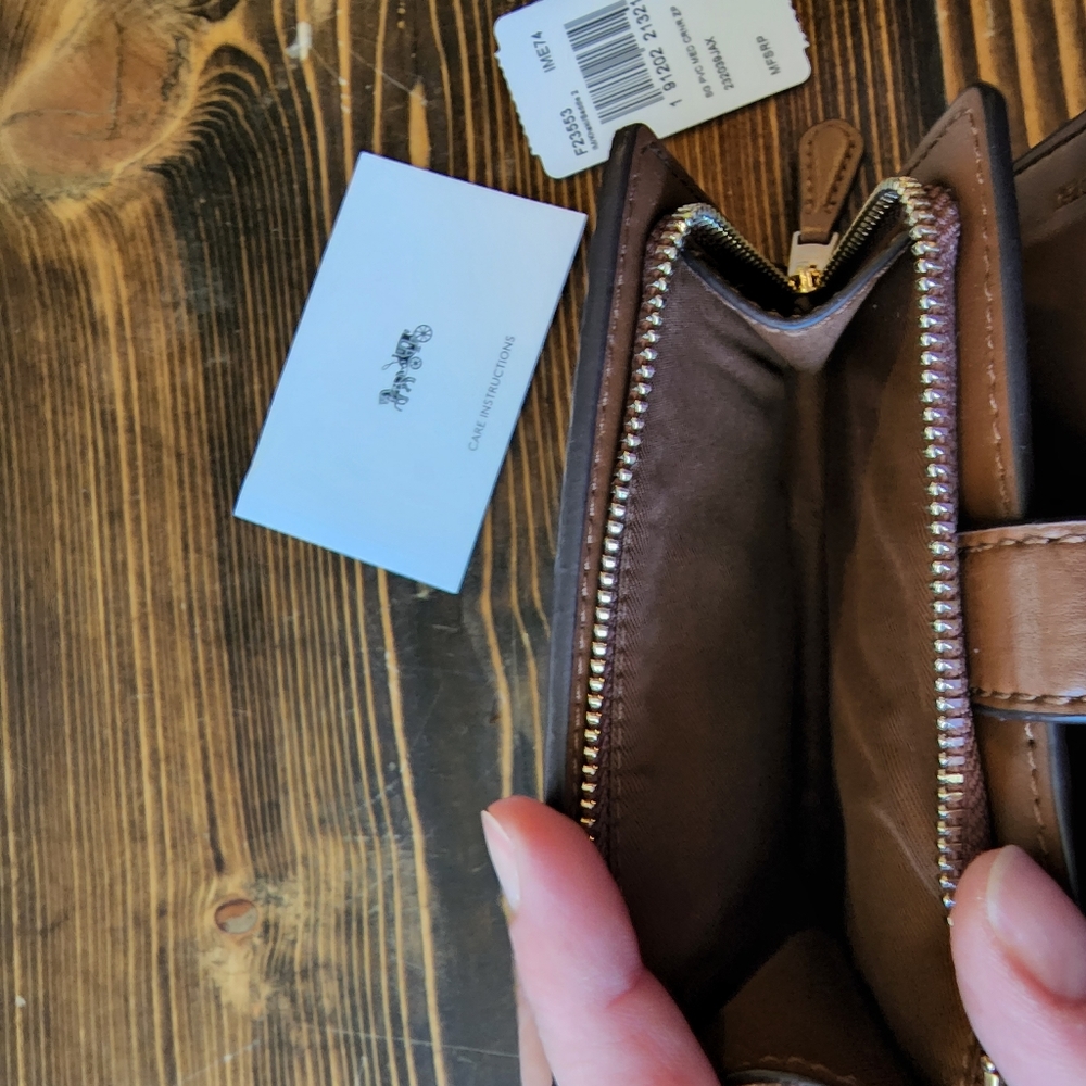 Authentic Coach Wallet - Picture 5 of 6
